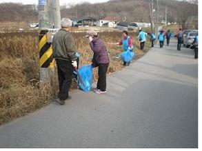 주민과 함께「푸른 광교산 가꾸기」정화활동